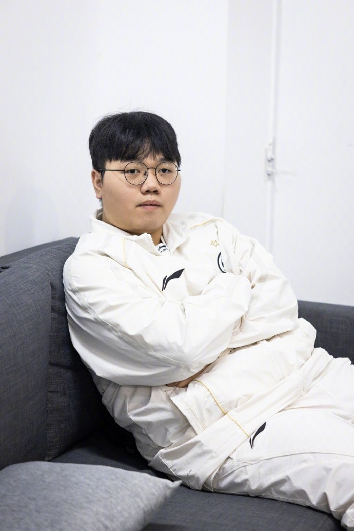 IG分享对阵WE赛后返图：很抱歉昨天的失利，后续会认真反思